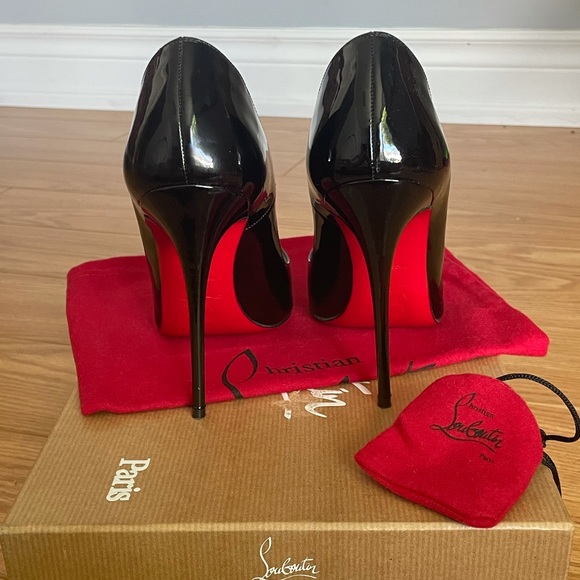 Christian Louboutin So Kate - Picture 2 of 4